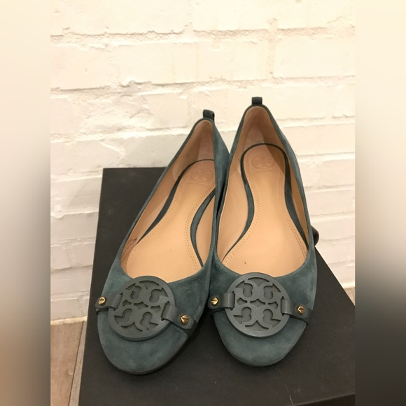 Tory Burch Designer Suede Olive Green Gabriel Ballet Flats Sz 7 - Picture 2 of 8